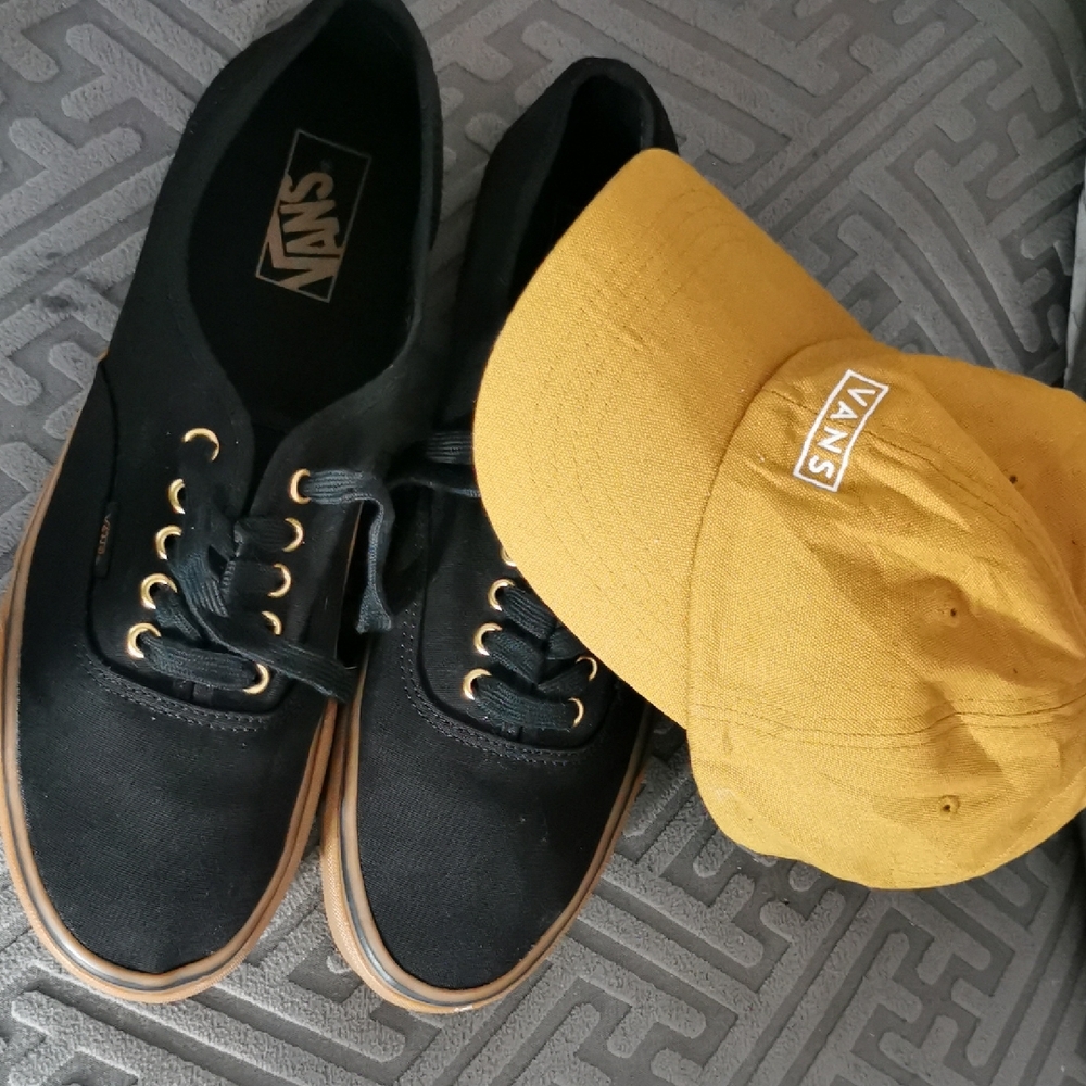Vans Sneakers and Hat  Black and Brown‎ Men's Sneakers And Hat.
